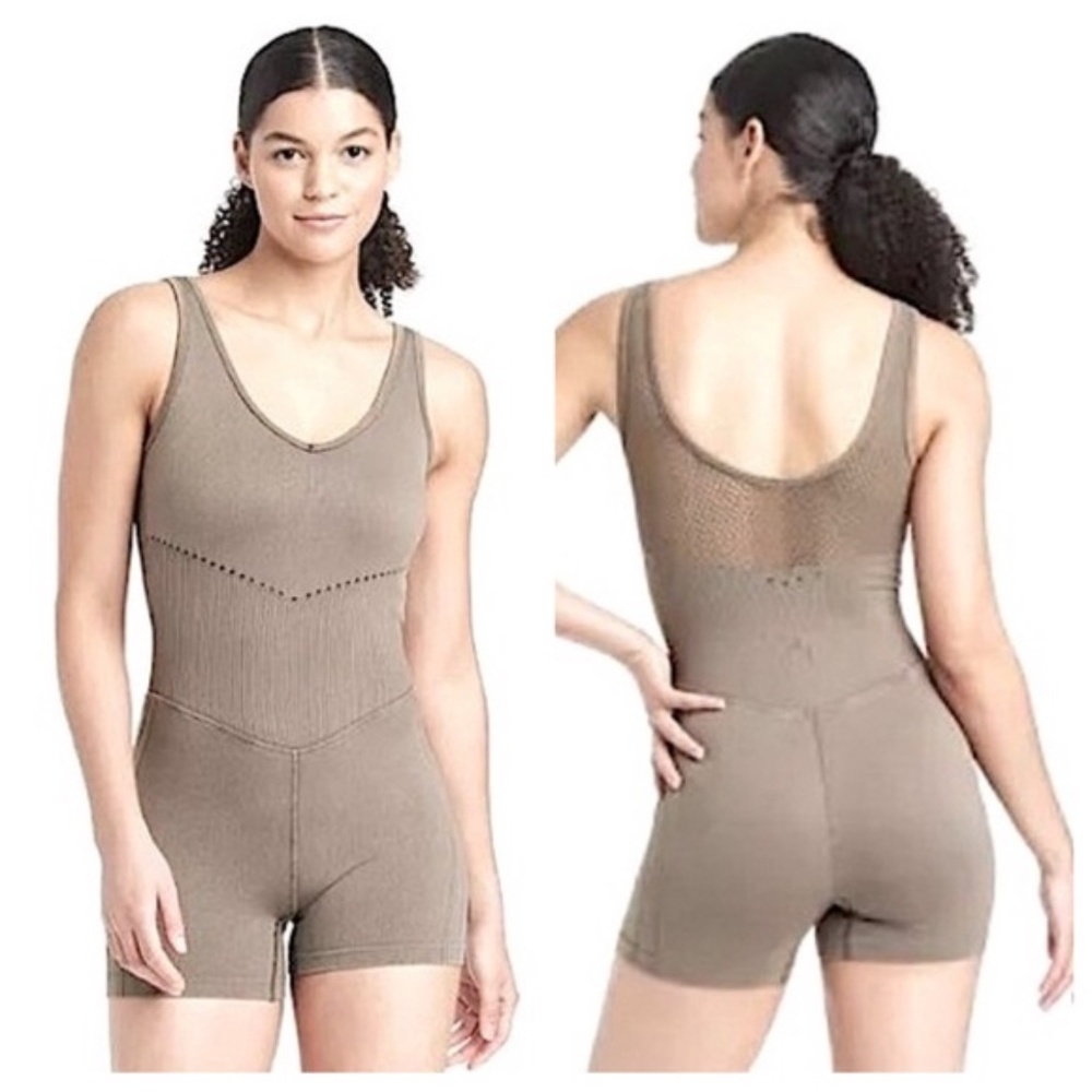 NWT JoyLab Seamless Short Active Bodysuit in persuading gray